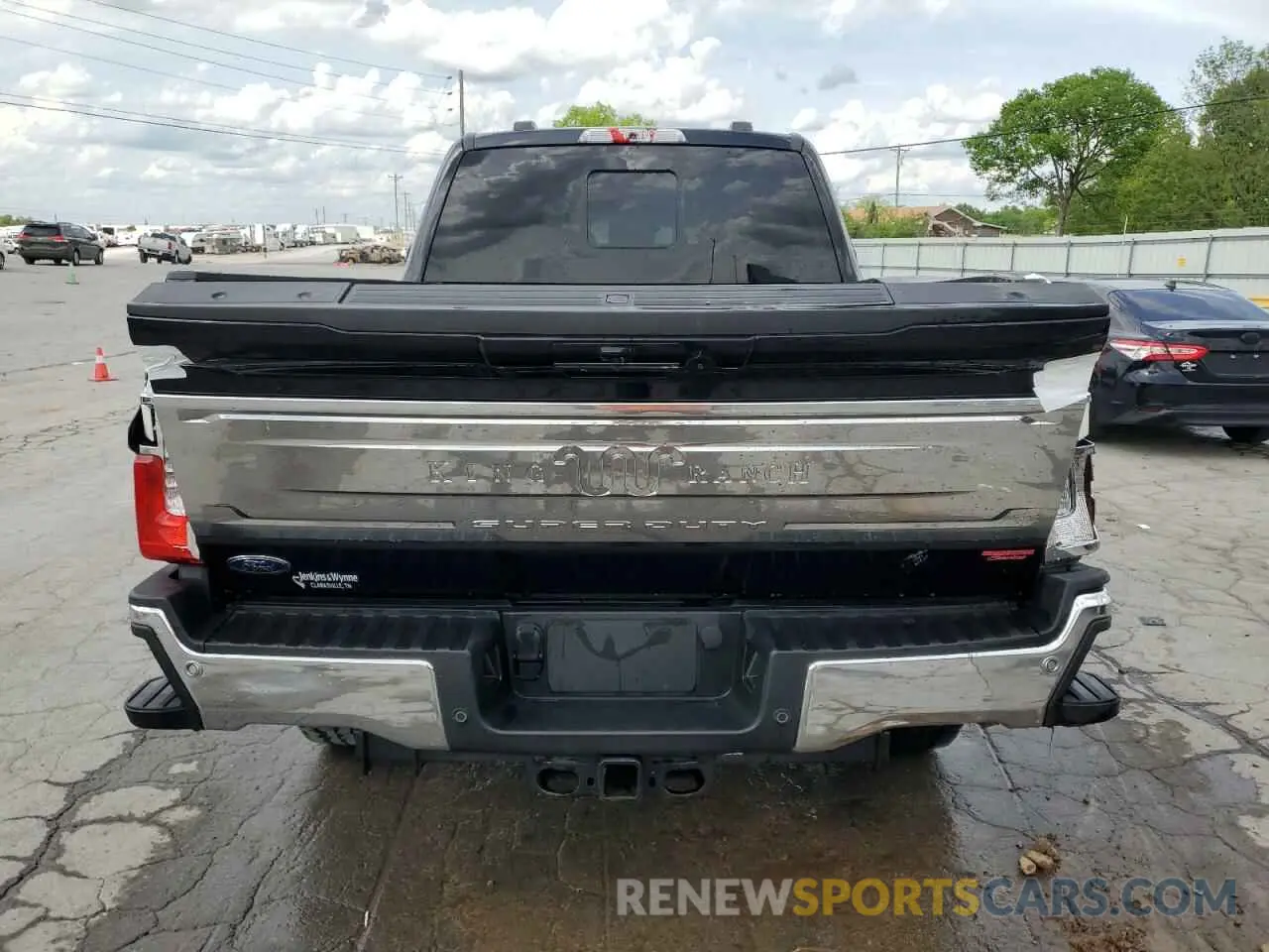 6 Photograph of a damaged car 1FT8W2BT2REF67038 FORD F250 2024