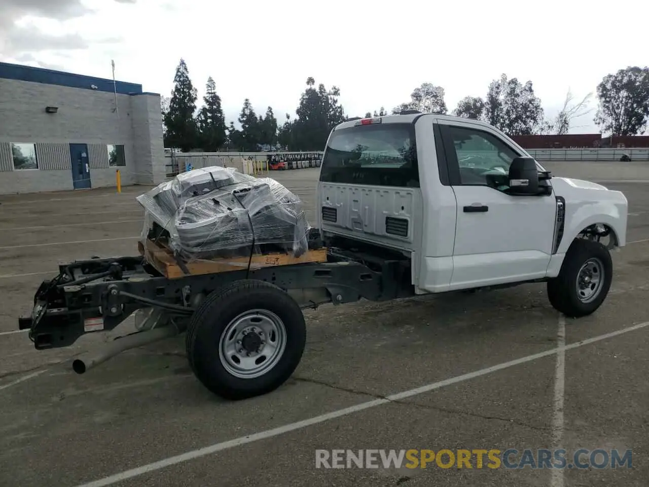 3 Photograph of a damaged car 1FTBF2AA8REF79961 FORD F250 2024