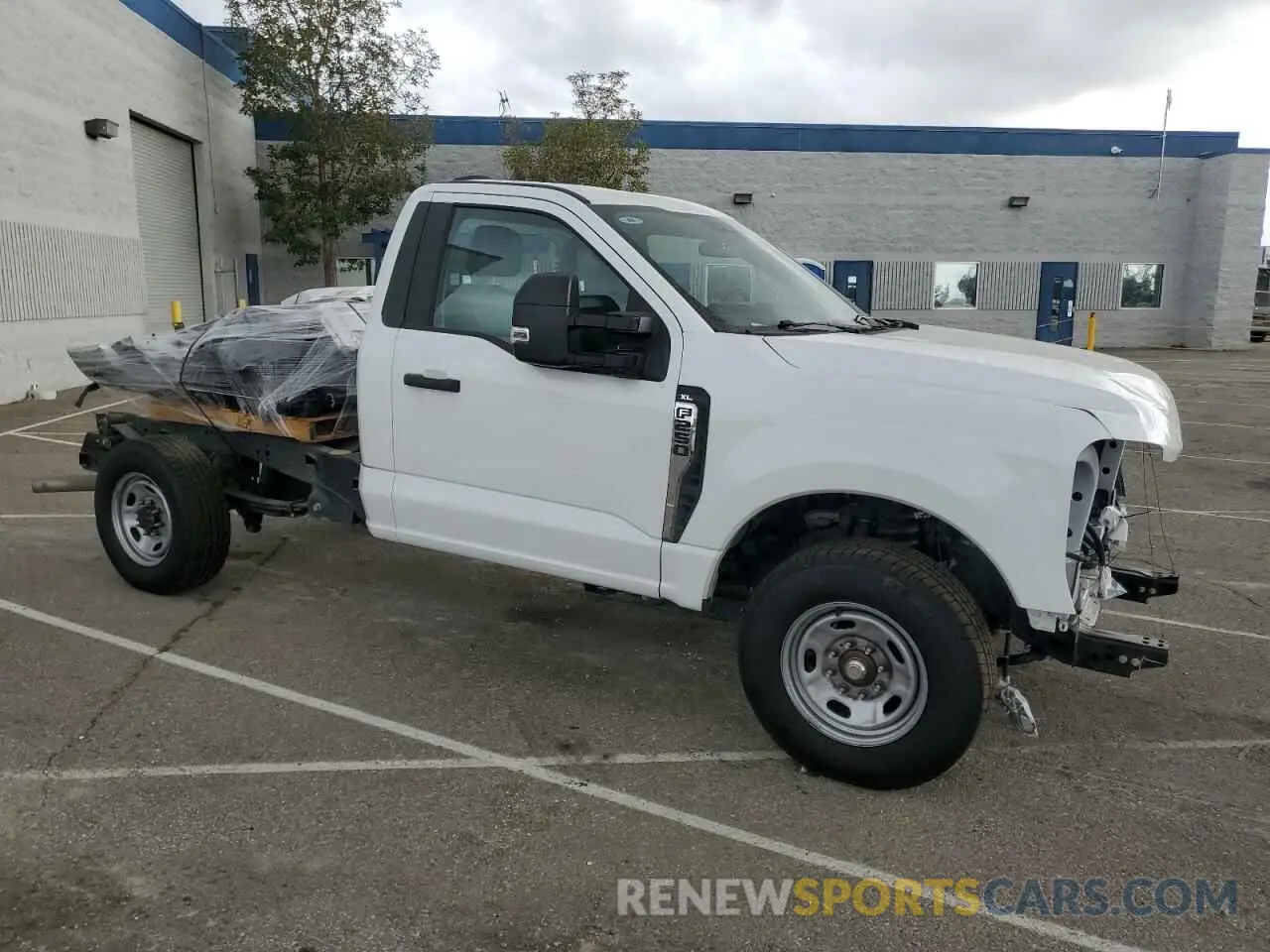 4 Photograph of a damaged car 1FTBF2AA8REF79961 FORD F250 2024