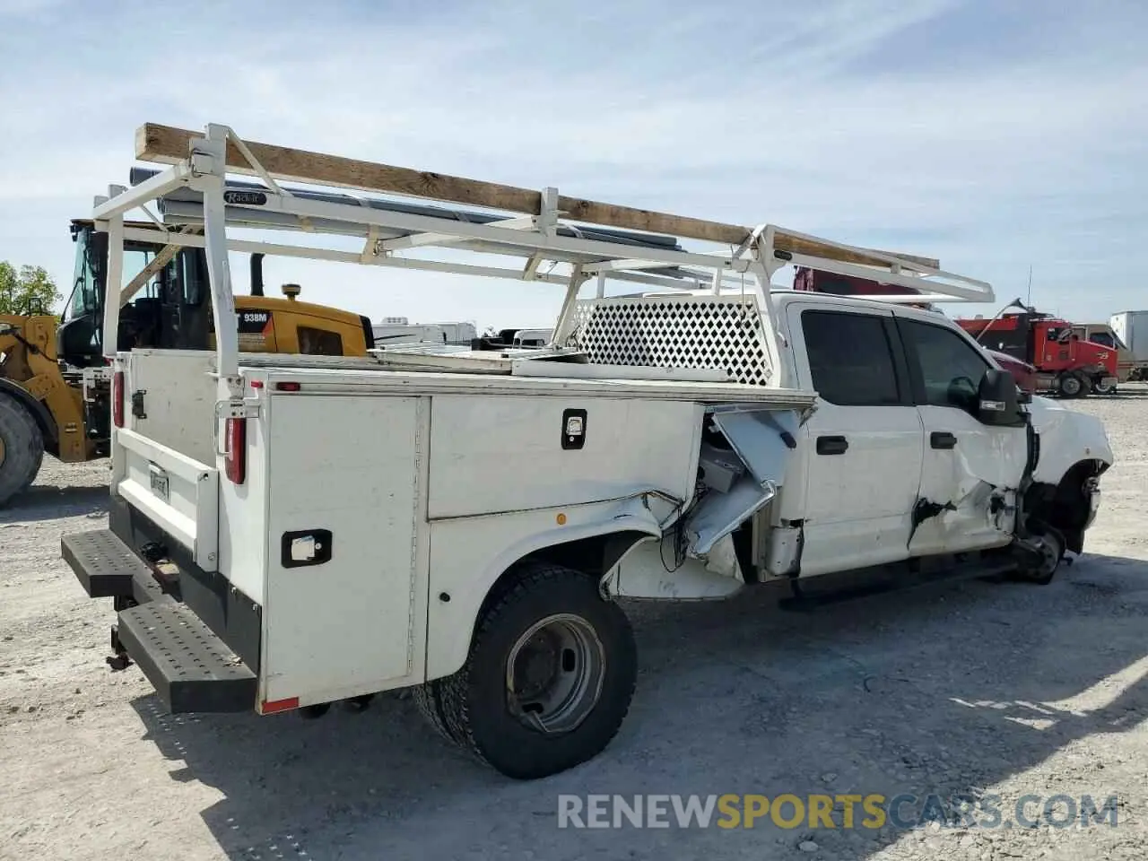 3 Photograph of a damaged car 1FD8W3DT4KEG49566 FORD F350 2019