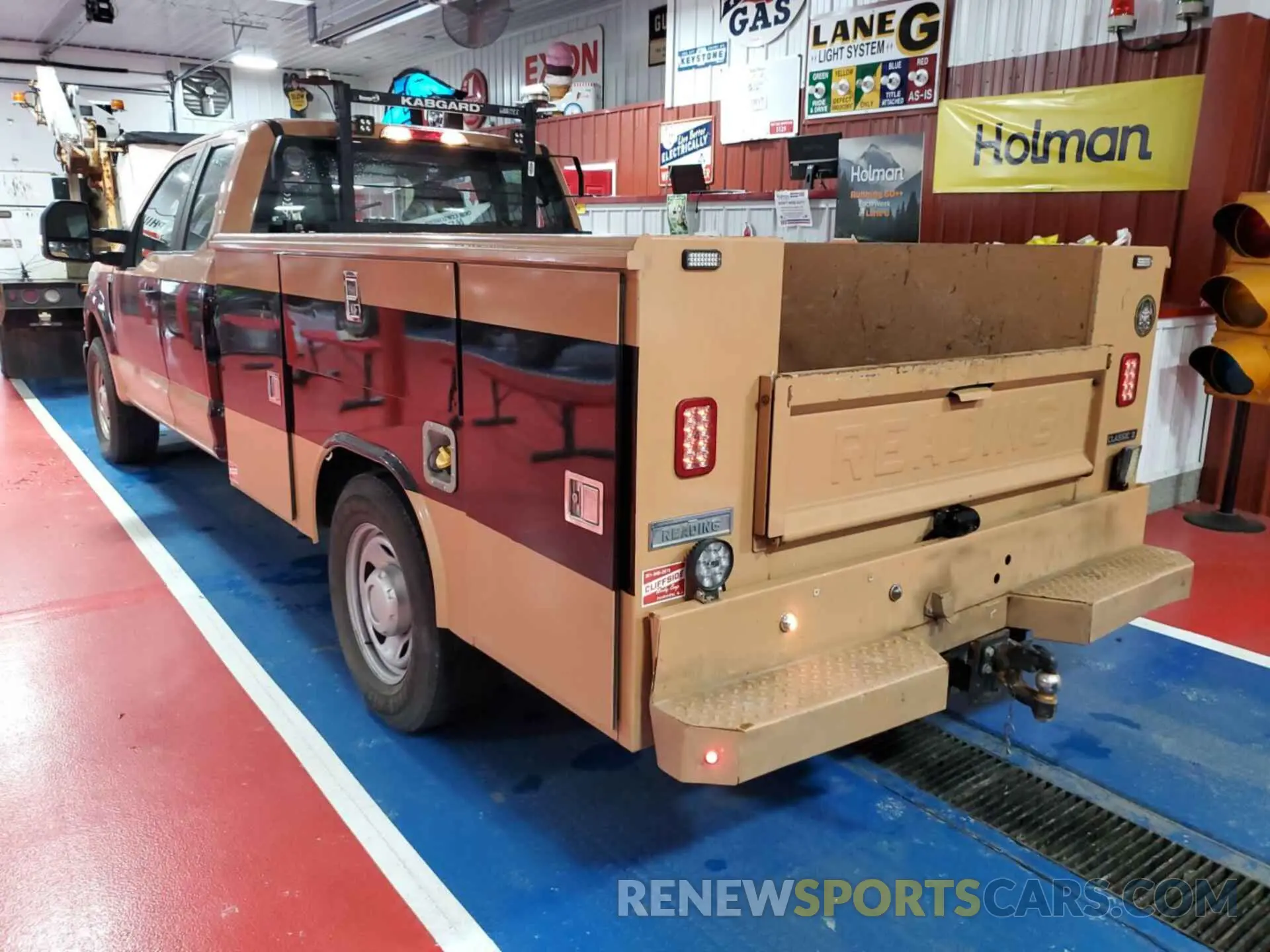 10 Photograph of a damaged car 1FD8X3E69KEF05601 FORD F350 2019
