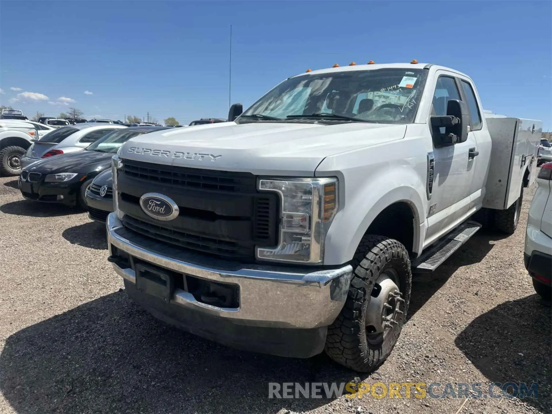 18 Photograph of a damaged car 1FD8X3H63KEE90931 FORD F350 2019