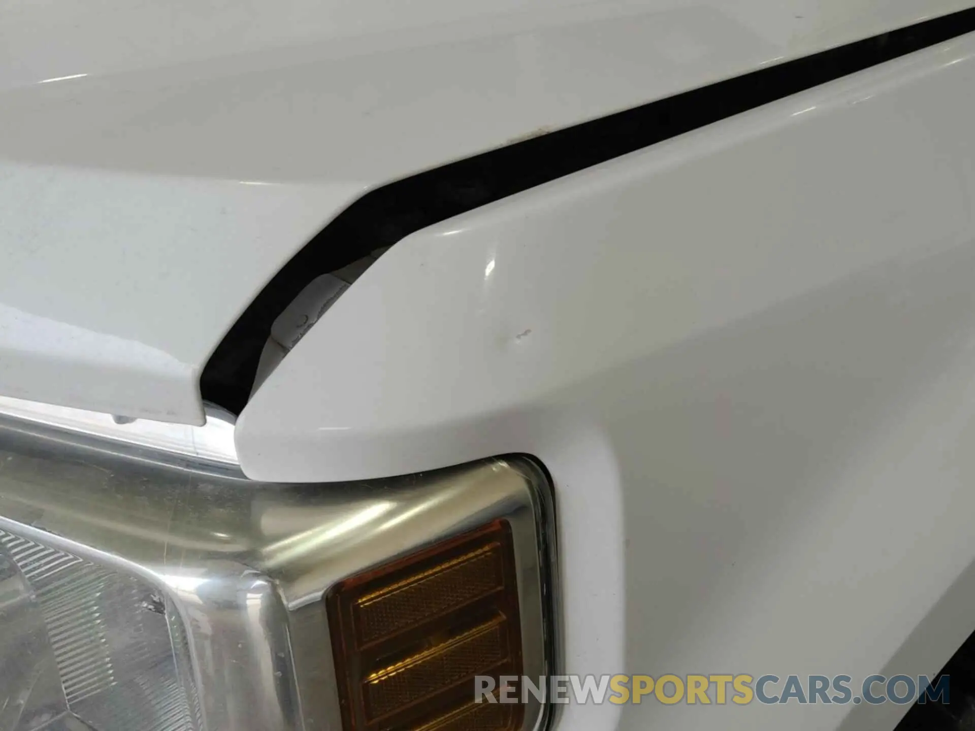 28 Photograph of a damaged car 1FT7W3AT3KEF23218 FORD F350 2019