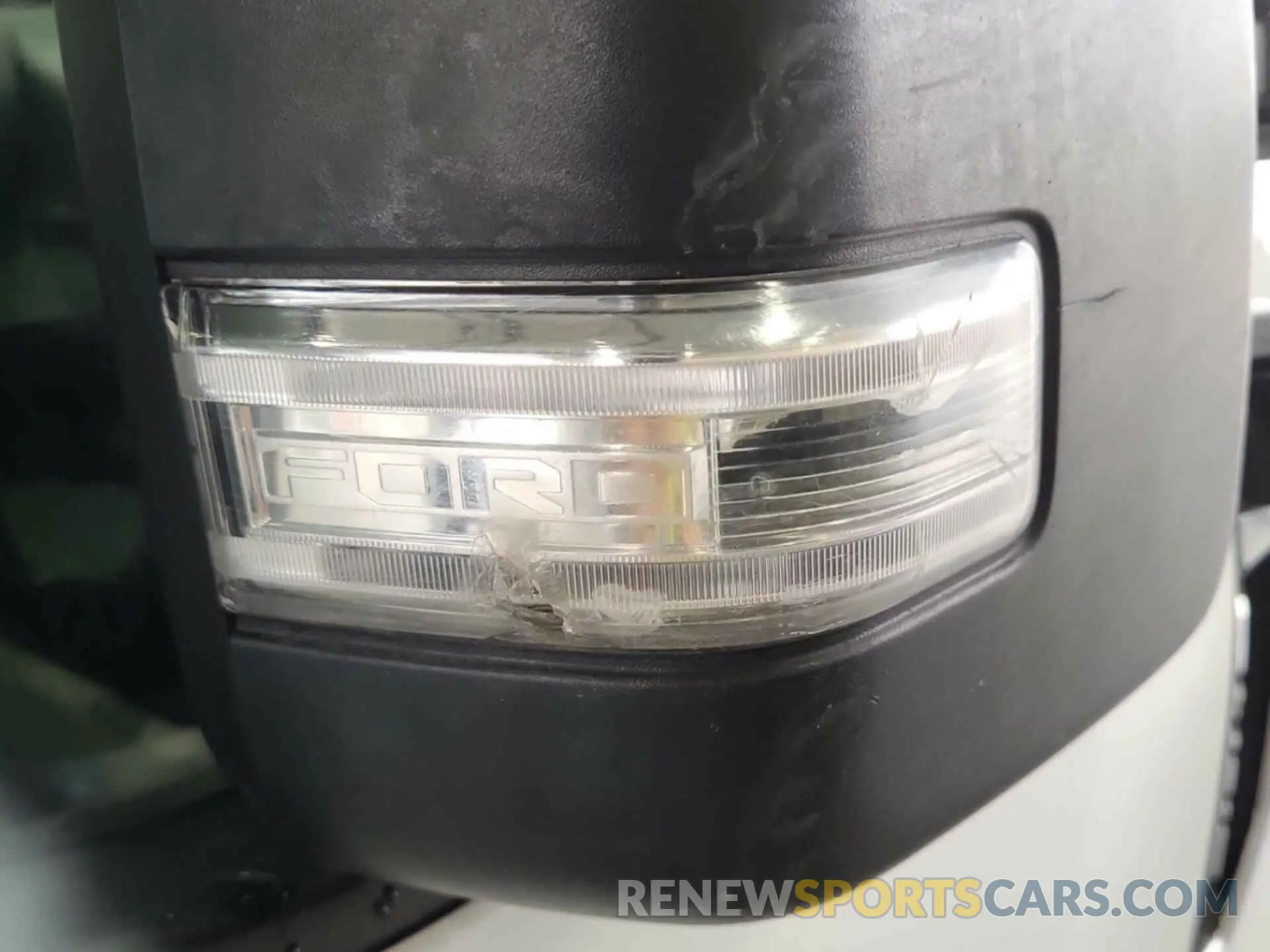 31 Photograph of a damaged car 1FT7W3AT3KEF23218 FORD F350 2019
