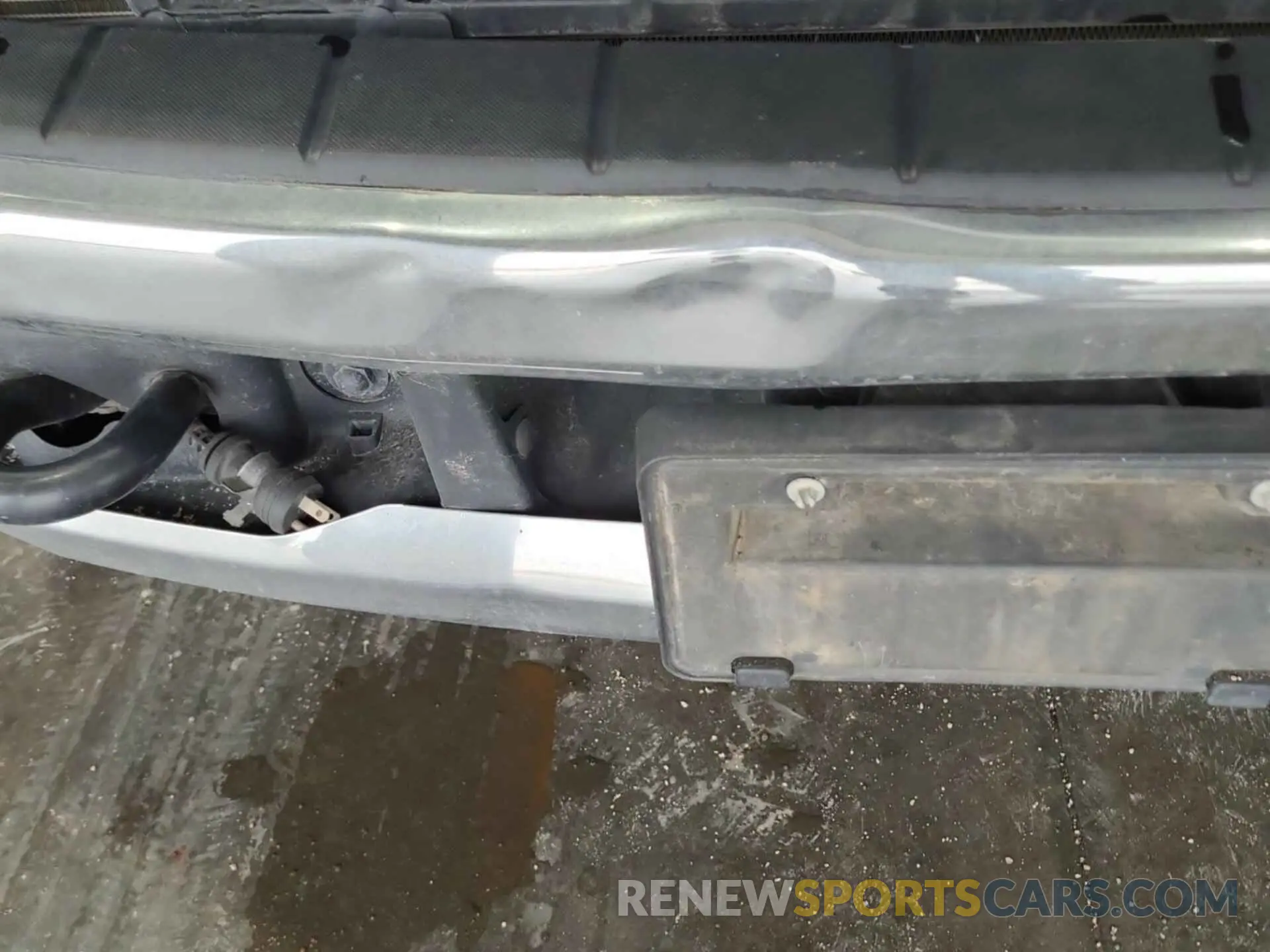 32 Photograph of a damaged car 1FT7W3AT3KEF23218 FORD F350 2019