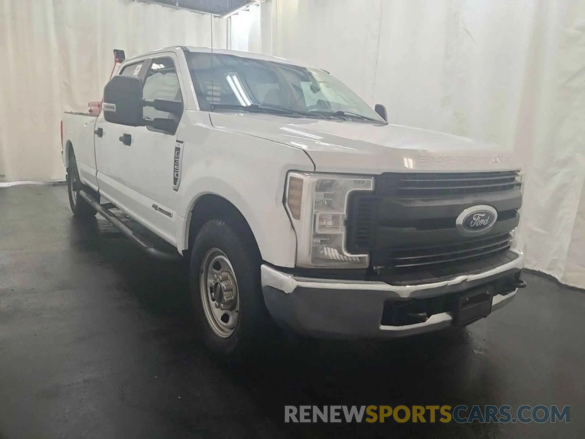 37 Photograph of a damaged car 1FT7W3AT3KEF23218 FORD F350 2019