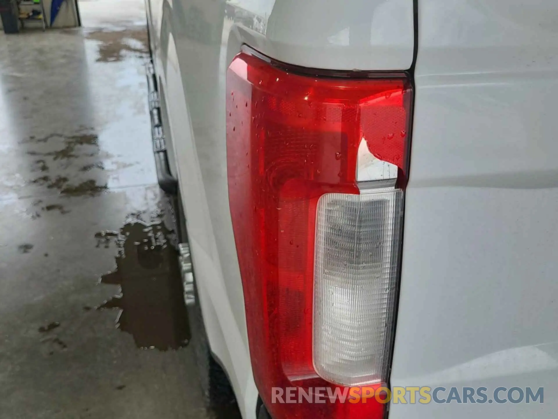 5 Photograph of a damaged car 1FT7W3AT3KEF23218 FORD F350 2019