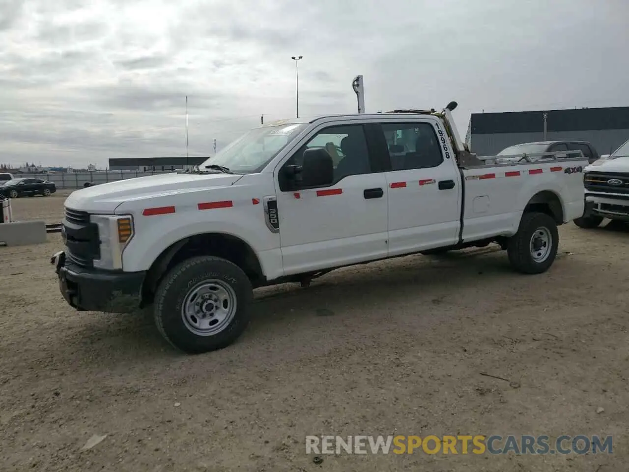 1 Фотография поврежденного автомобиля 1FT8W3B66KEC64396 FORD F350 2019