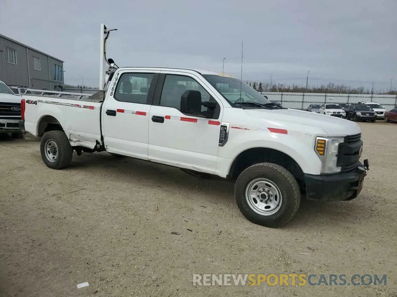 4 Фотография поврежденного автомобиля 1FT8W3B66KEC64396 FORD F350 2019