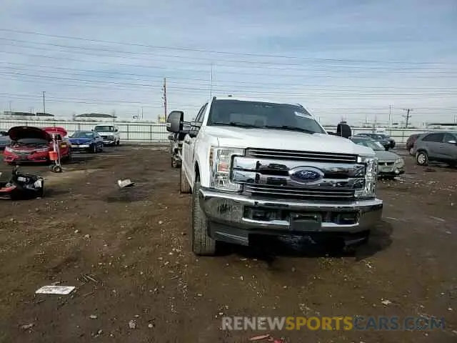 11 Photograph of a damaged car 1FT8W3BT2KEC83422 FORD F350 2019