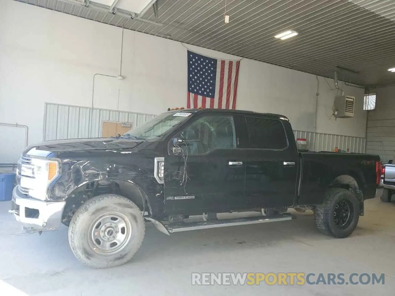 1 Photograph of a damaged car 1FT8W3BT2KEG36001 FORD F350 2019
