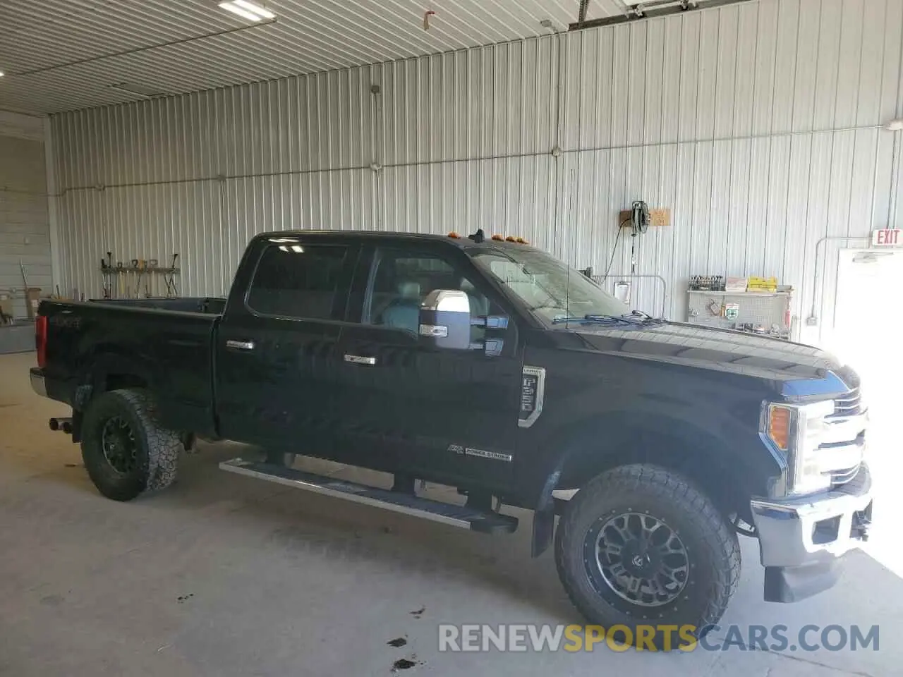 4 Photograph of a damaged car 1FT8W3BT2KEG36001 FORD F350 2019