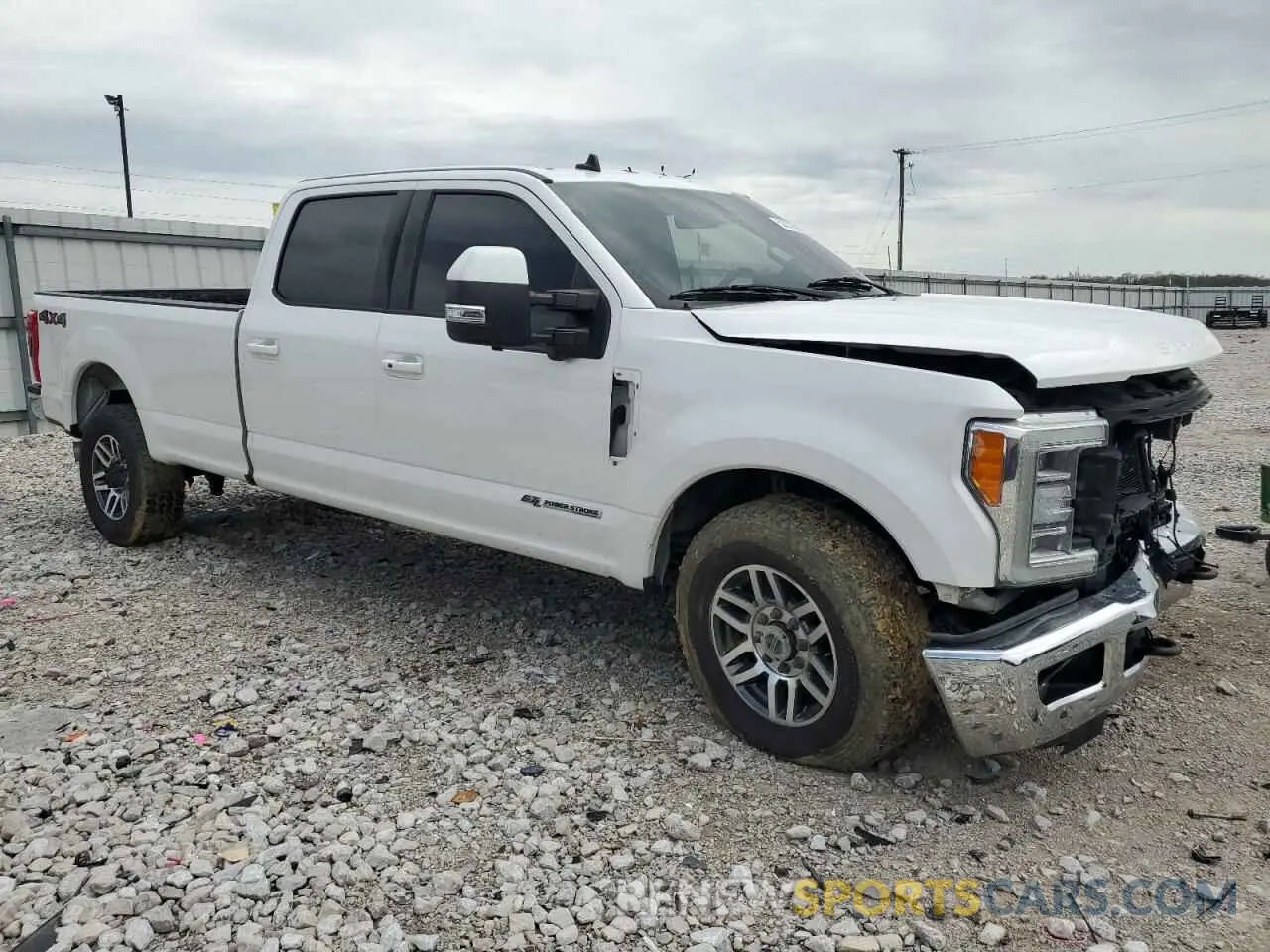4 Photograph of a damaged car 1FT8W3BT3KED23989 FORD F350 2019