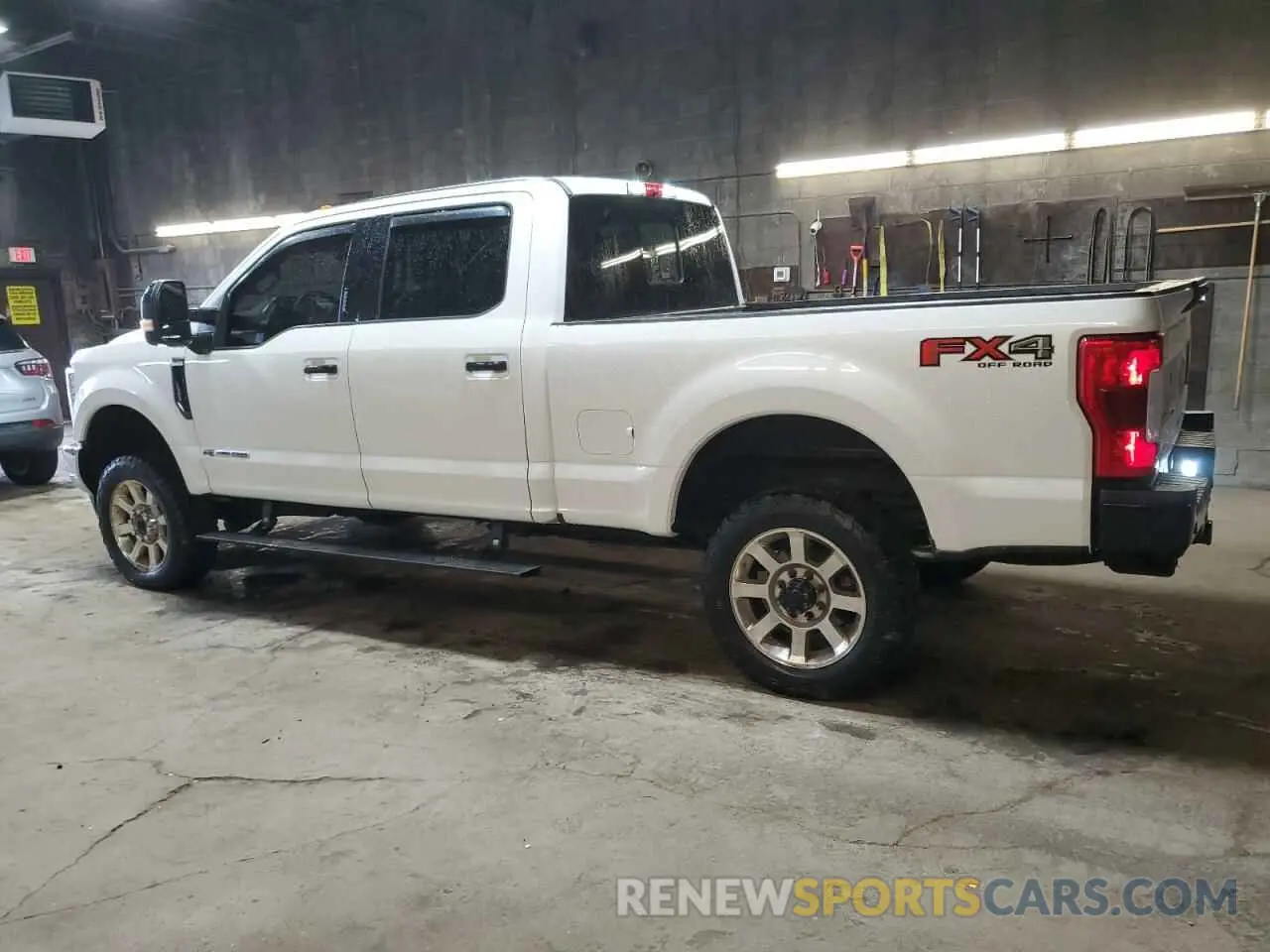 2 Photograph of a damaged car 1FT8W3BT4KEC28891 FORD F350 2019