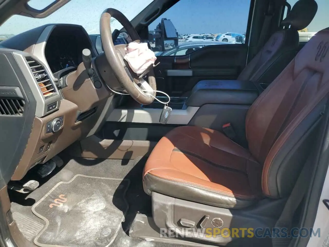 7 Фотография поврежденного автомобиля 1FT8W3BT8KEE64041 FORD F350 2019