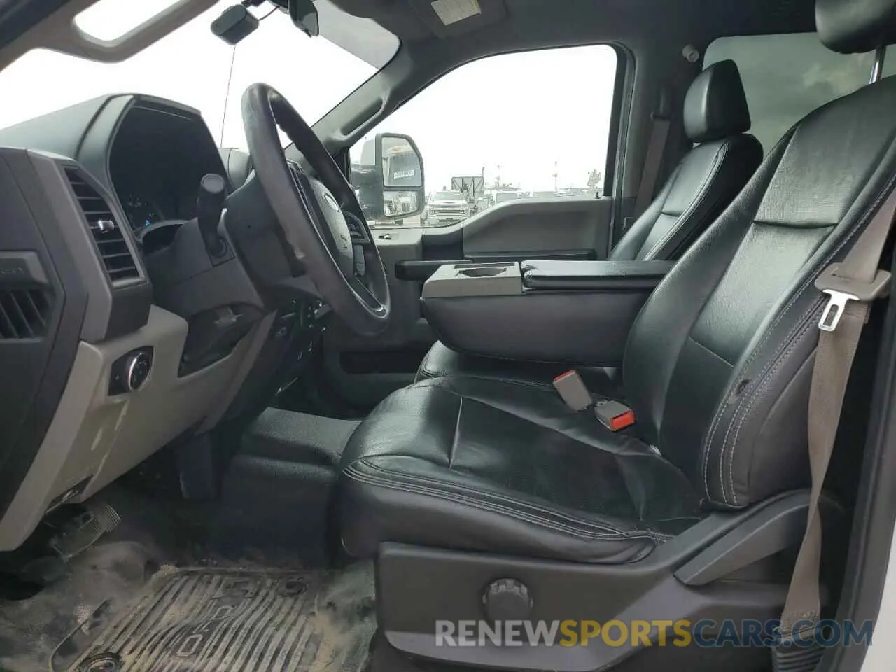 7 Photograph of a damaged car 1FT8W3DT1KEE82149 FORD F350 2019