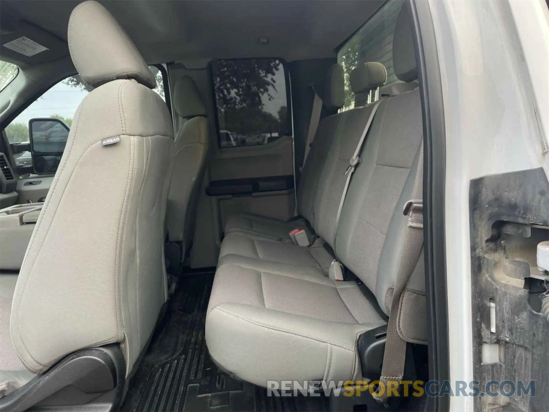 11 Photograph of a damaged car 1FT8X3B62KEC81418 FORD F350 2019