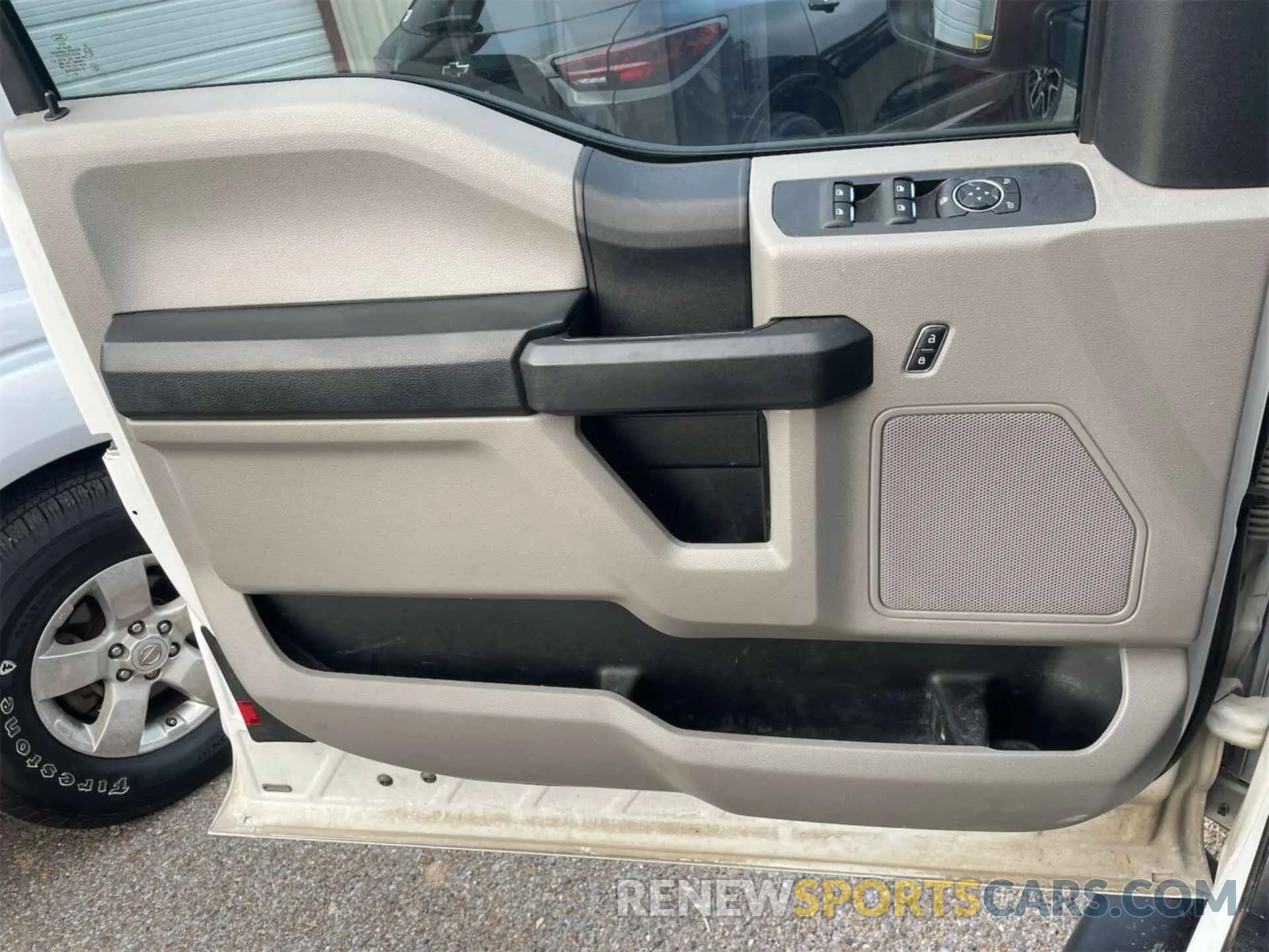 12 Photograph of a damaged car 1FT8X3B62KEC81418 FORD F350 2019