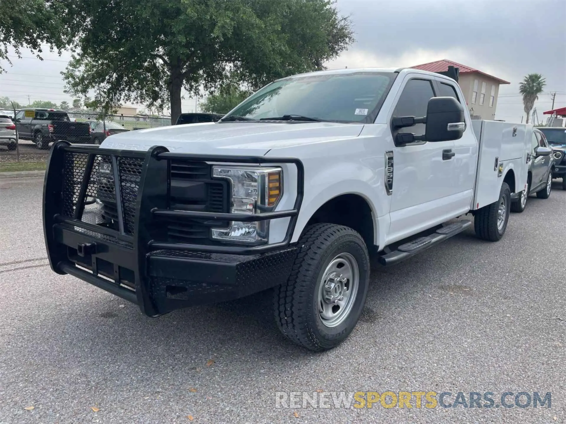 13 Photograph of a damaged car 1FT8X3B62KEC81418 FORD F350 2019