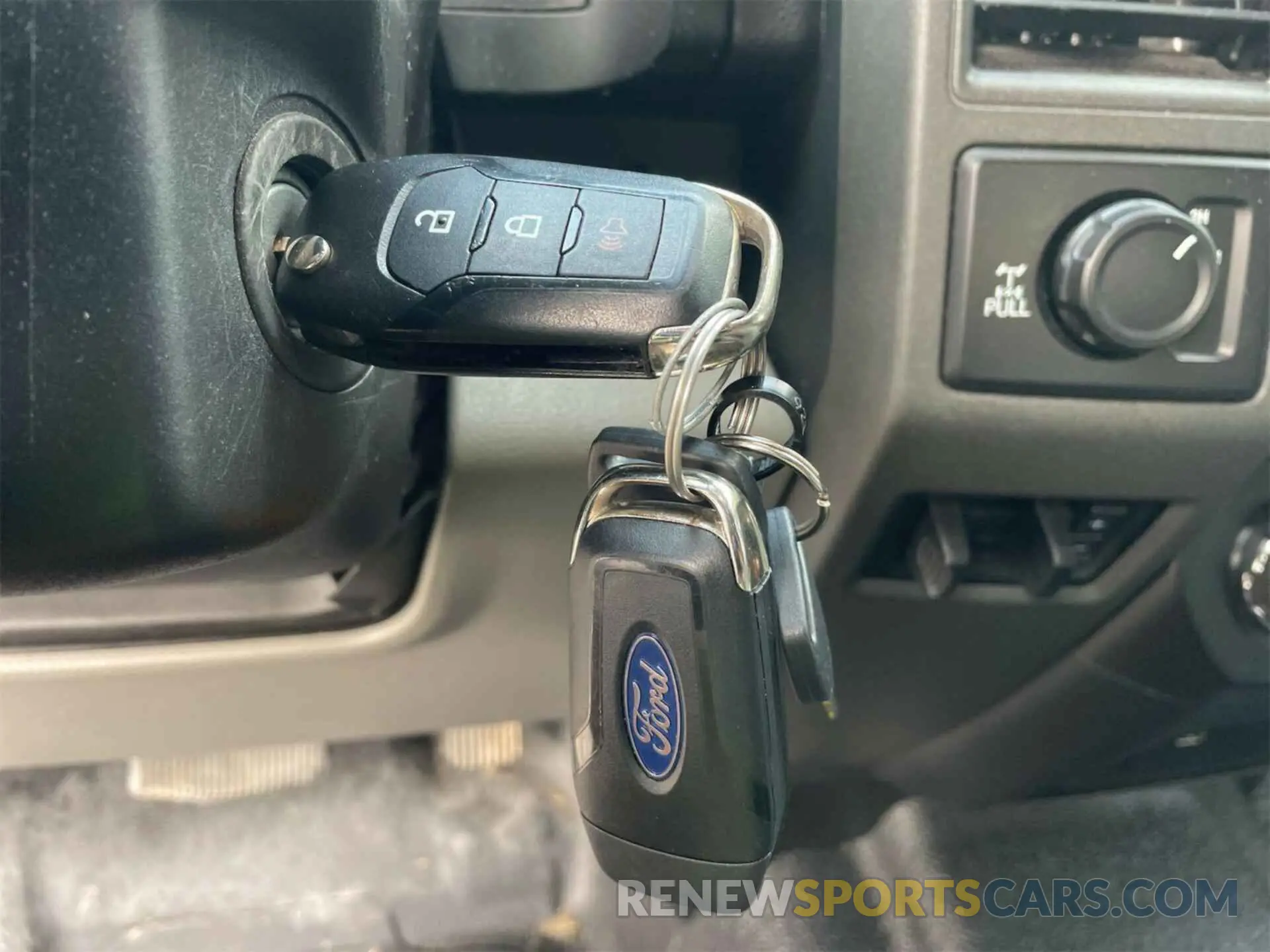 20 Photograph of a damaged car 1FT8X3B62KEC81418 FORD F350 2019