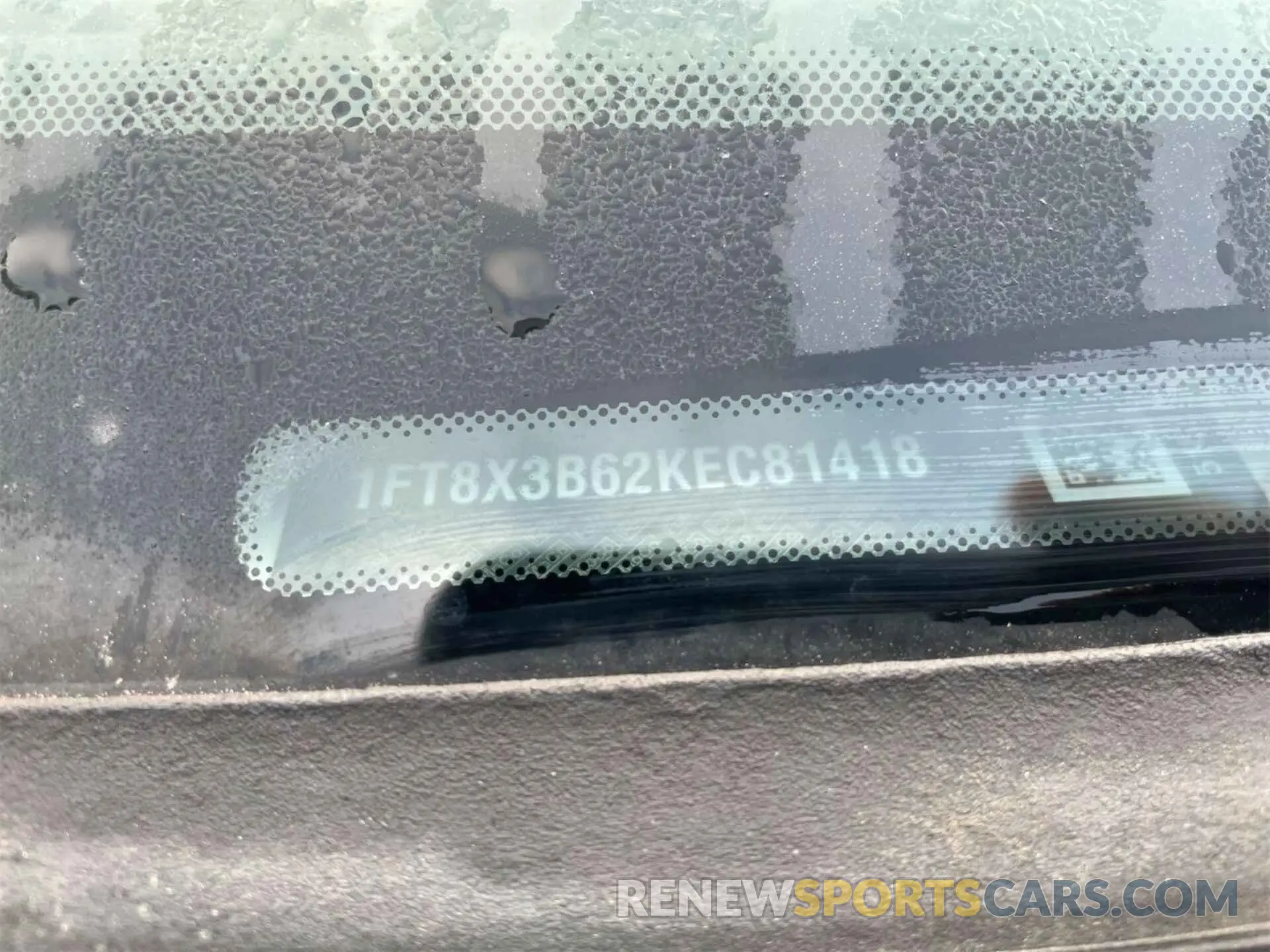 3 Photograph of a damaged car 1FT8X3B62KEC81418 FORD F350 2019