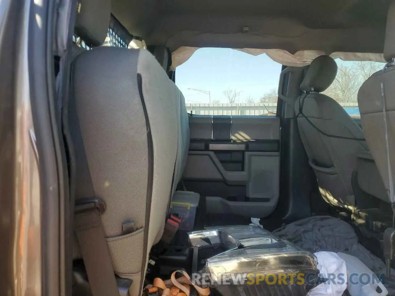 10 Фотография поврежденного автомобиля 1FD8W3HT8LED05136 FORD F350 2020