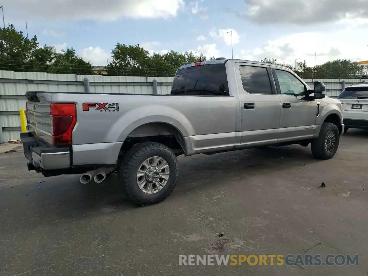 3 Фотография поврежденного автомобиля 1FT8W3BT5LED06581 FORD F350 2020