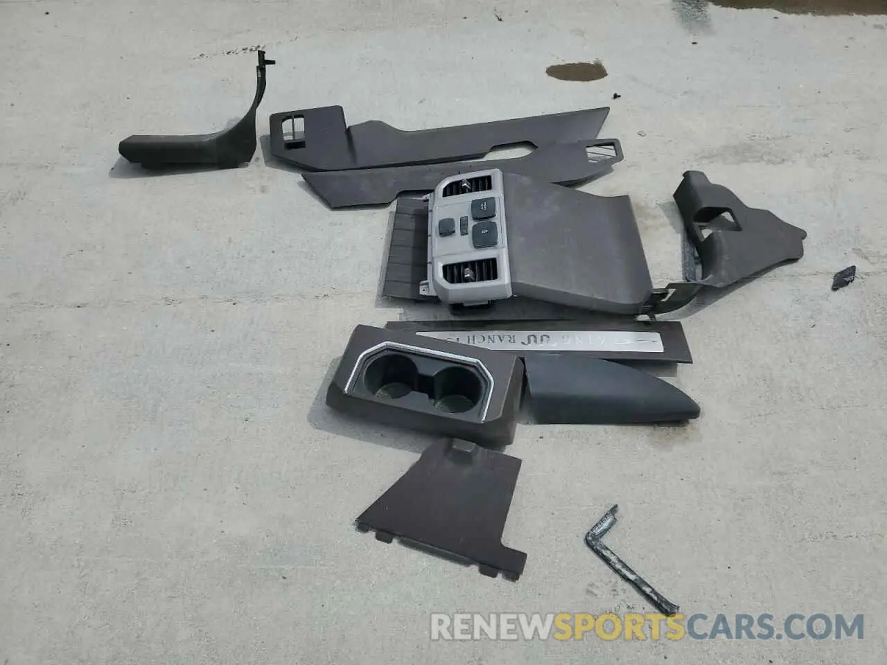 12 Photograph of a damaged car 1FT8W3BTXMEC97880 FORD F350 2021