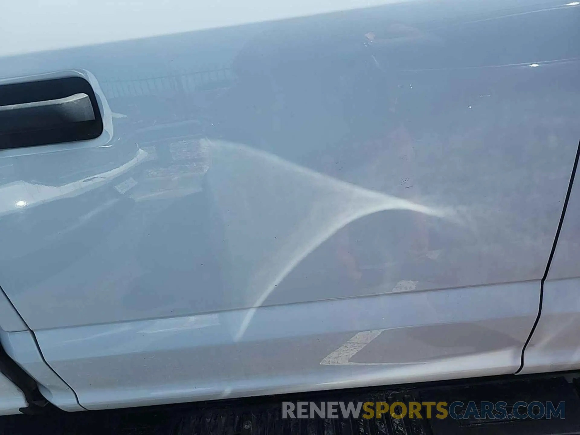 24 Photograph of a damaged car 1FT8W3BTXMED57480 FORD F350 2021
