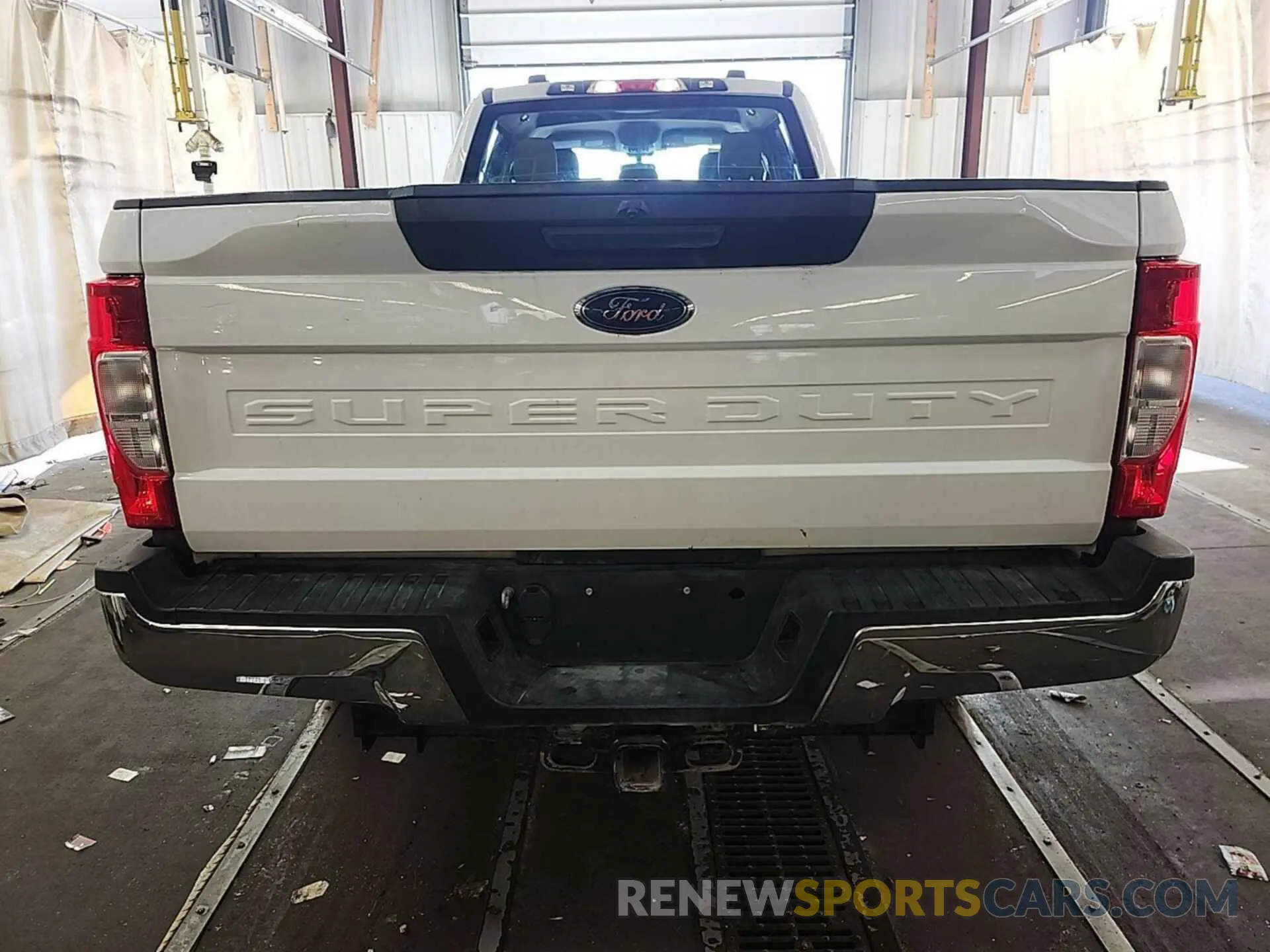 25 Photograph of a damaged car 1FT8W3BTXMED57480 FORD F350 2021
