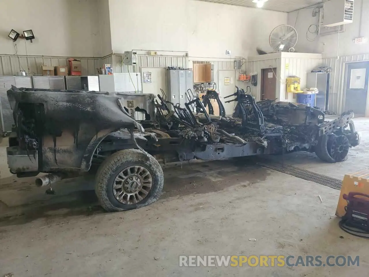 3 Photograph of a damaged car 1FT8W3BN7NEE84741 FORD F350 2022