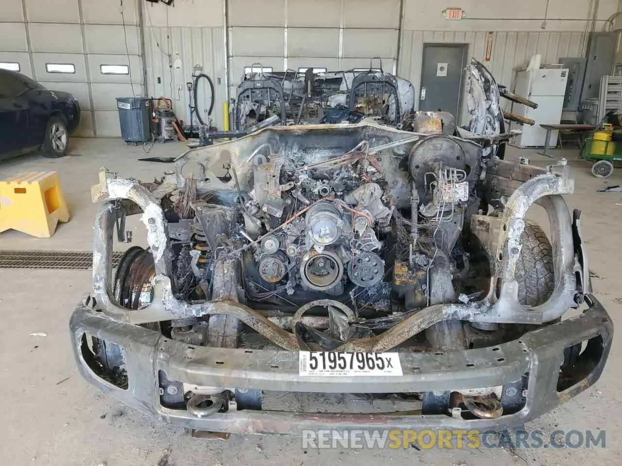 5 Photograph of a damaged car 1FT8W3BN7NEE84741 FORD F350 2022