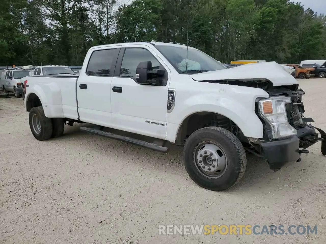 4 Photograph of a damaged car 1FT8W3DT8NED45746 FORD F350 2022