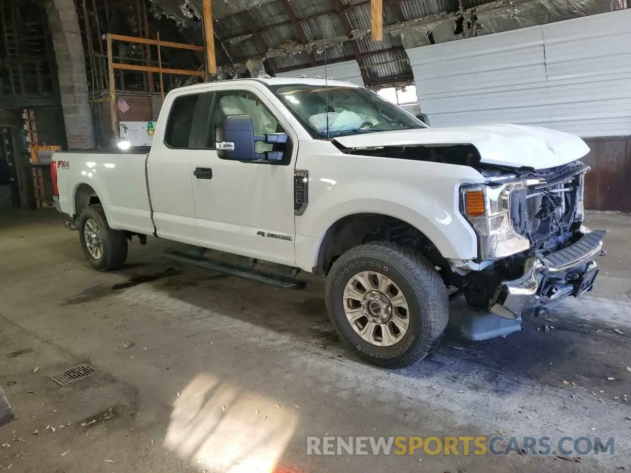 4 Photograph of a damaged car 1FT8X3BT8NEC35103 FORD F350 2022