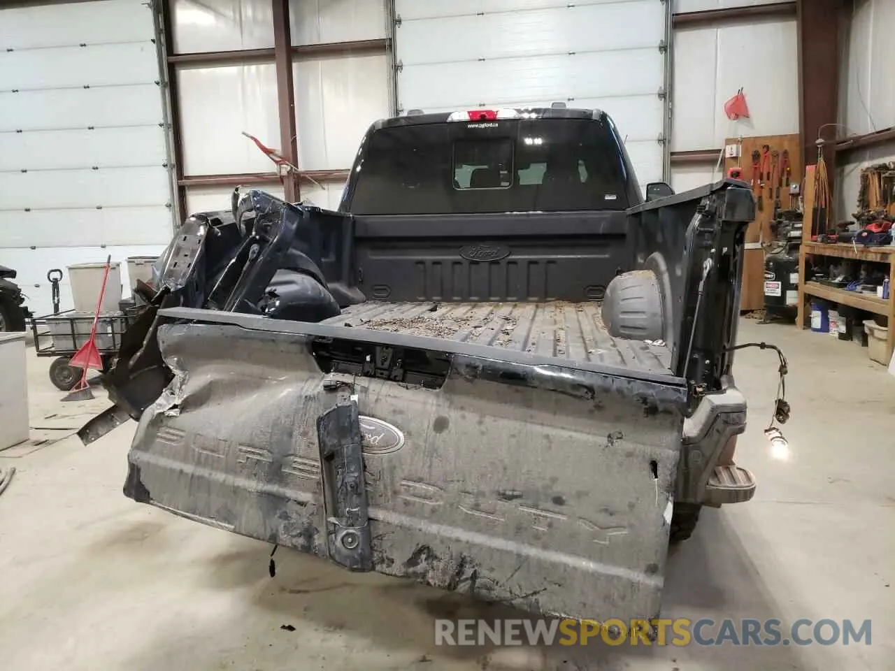 6 Photograph of a damaged car 1FT8W3BM8PED52193 FORD F350 2023