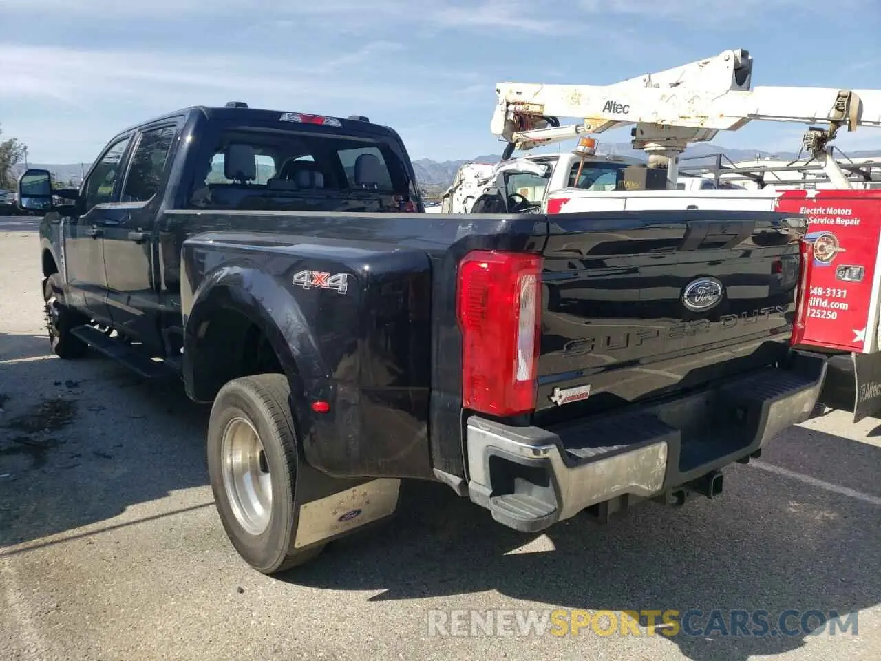 2 Фотография поврежденного автомобиля 1FT8W3DT5PEC40844 FORD F350 2023