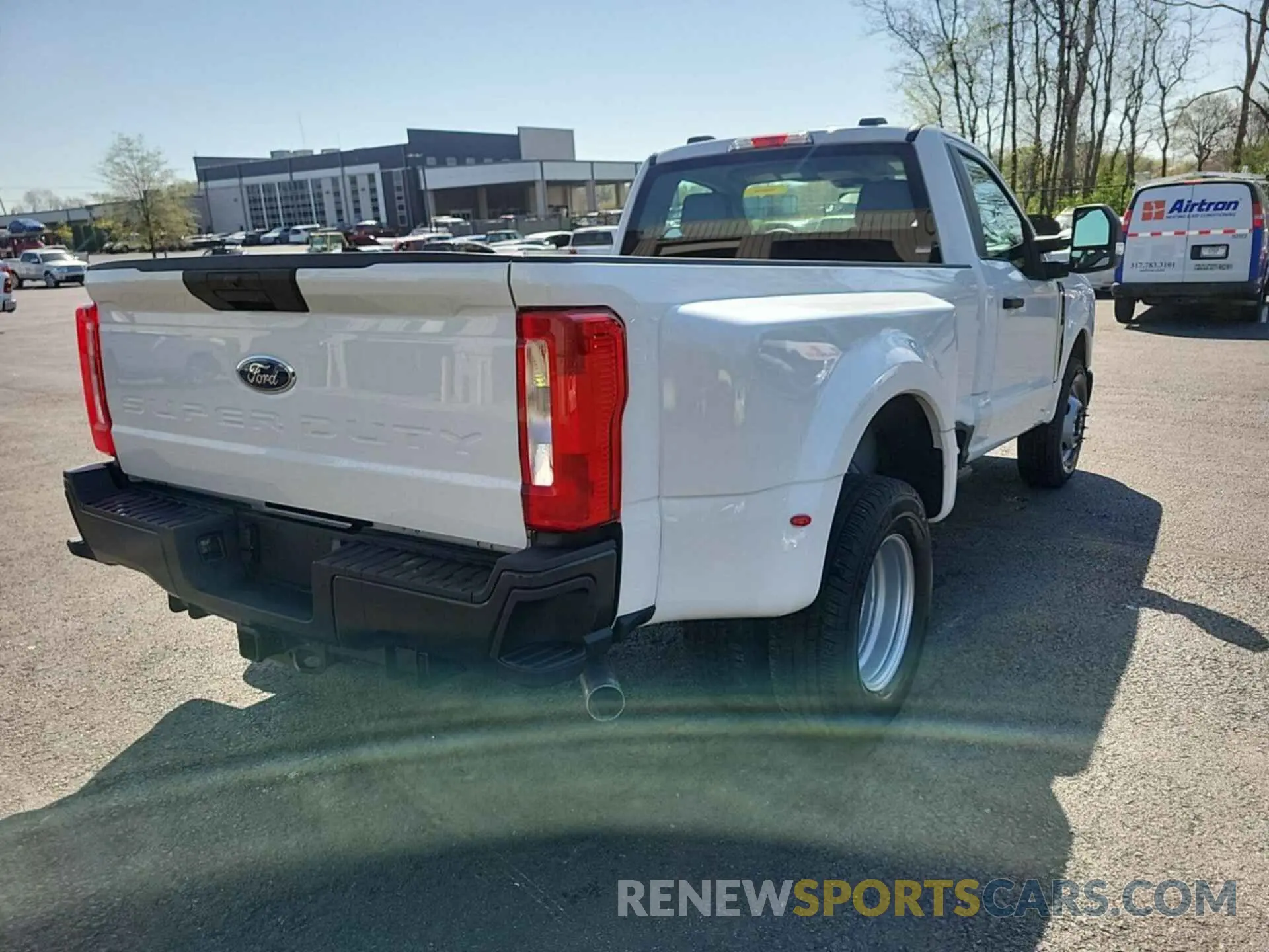13 Фотография поврежденного автомобиля 1FTRF3CA7PED47088 FORD F350 2023