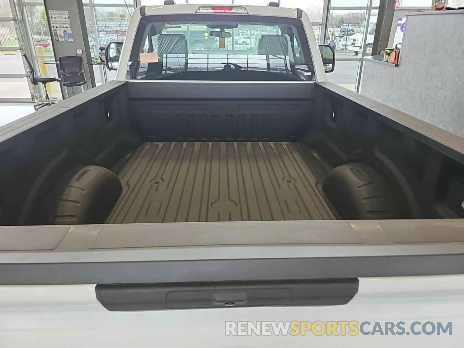 8 Фотография поврежденного автомобиля 1FTRF3CA7PED47088 FORD F350 2023