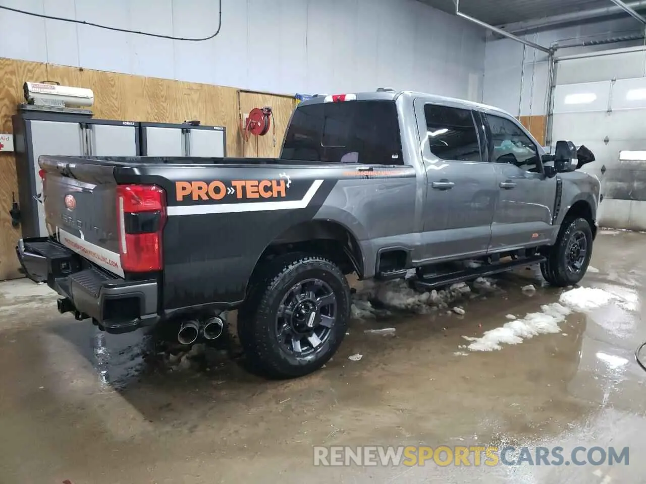 3 Photograph of a damaged car 1FT8W3BM1REF51296 FORD F350 2024