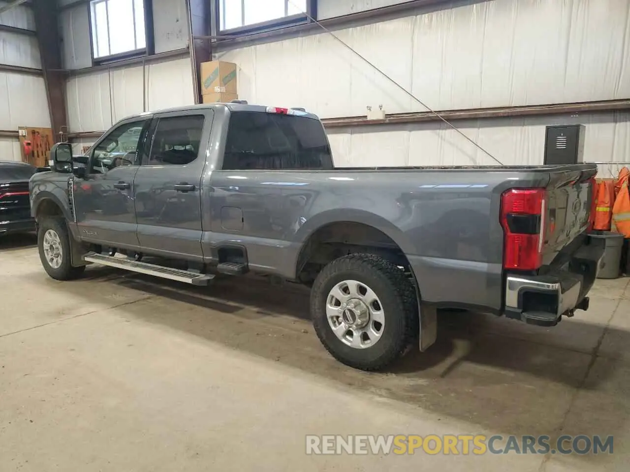 2 Фотография поврежденного автомобиля 1FT8W3BT0RED53882 FORD F350 2024