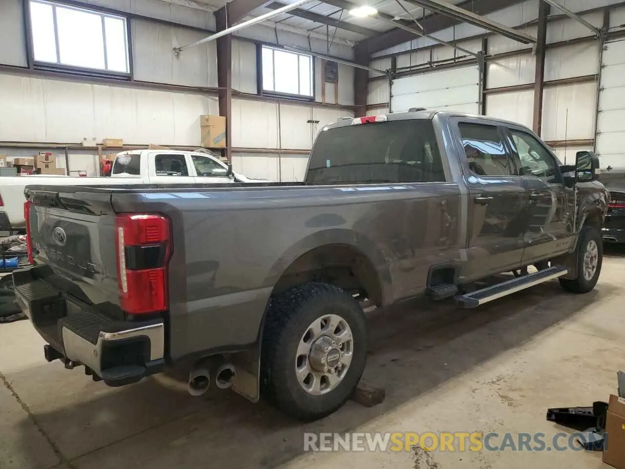 3 Фотография поврежденного автомобиля 1FT8W3BT0RED53882 FORD F350 2024