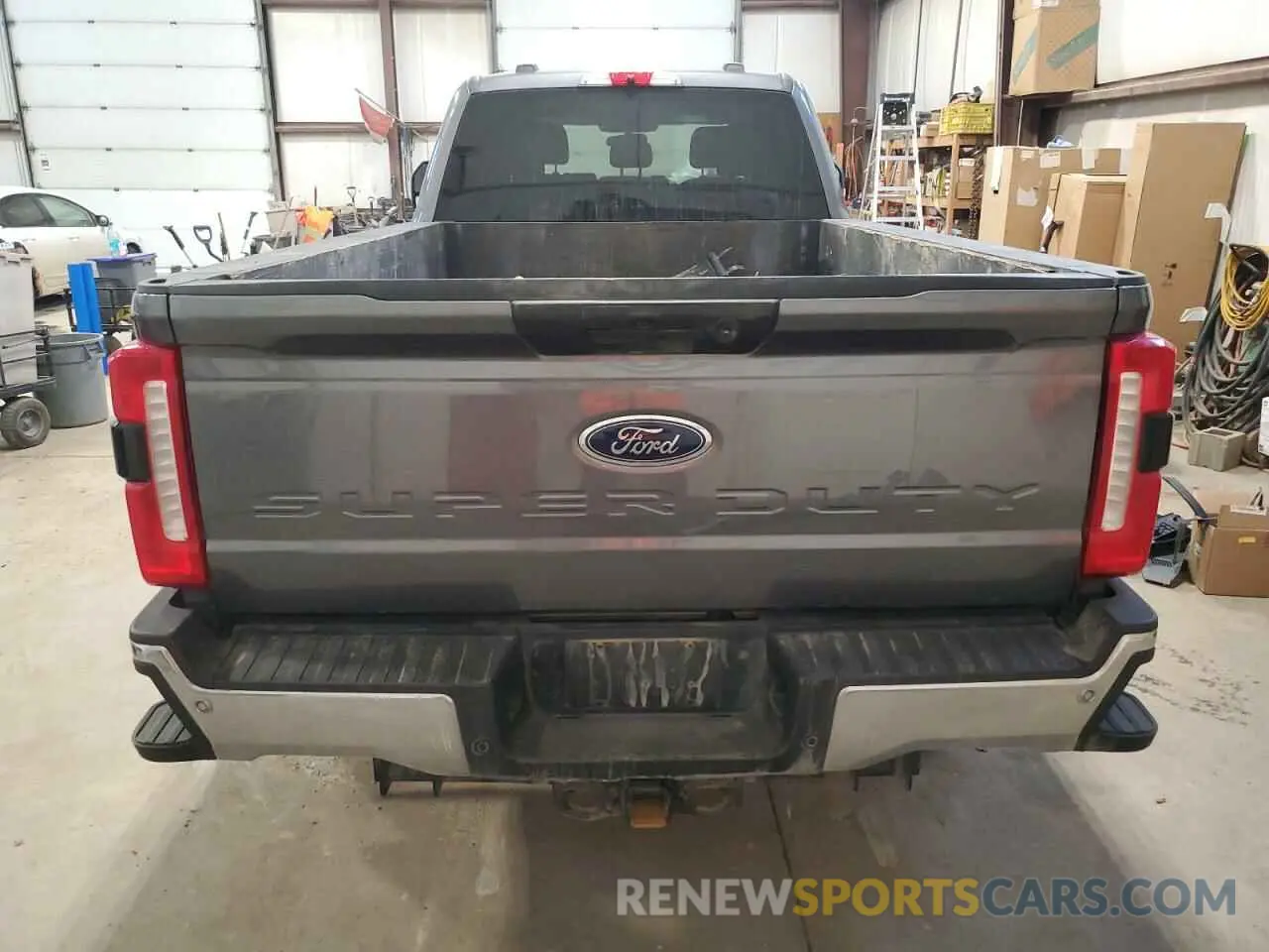 6 Фотография поврежденного автомобиля 1FT8W3BT0RED53882 FORD F350 2024