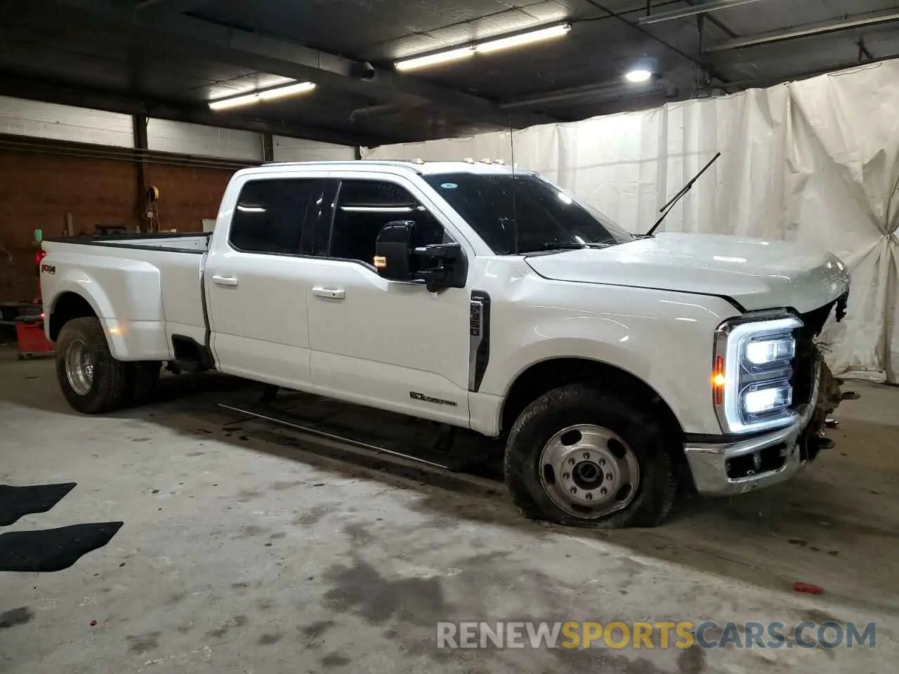 4 Photograph of a damaged car 1FT8W3DT0REF92720 FORD F350 2024