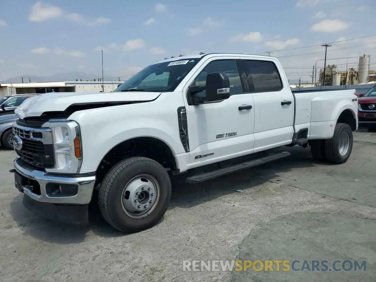 1 Фотография поврежденного автомобиля 1FT8W3DT1RED53094 FORD F350 2024