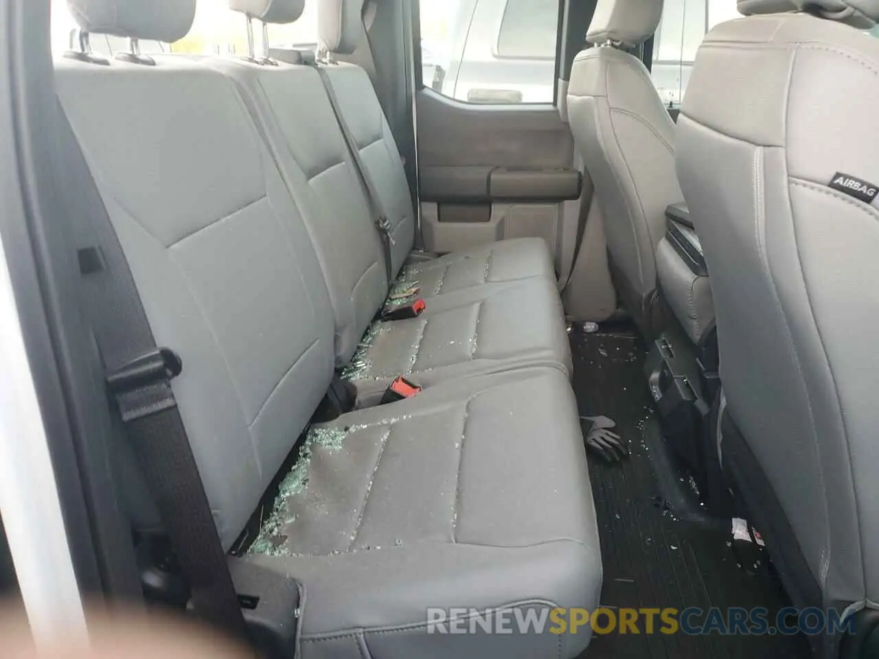 11 Photograph of a damaged car 1FT8X3AA0REF17323 FORD F350 2024