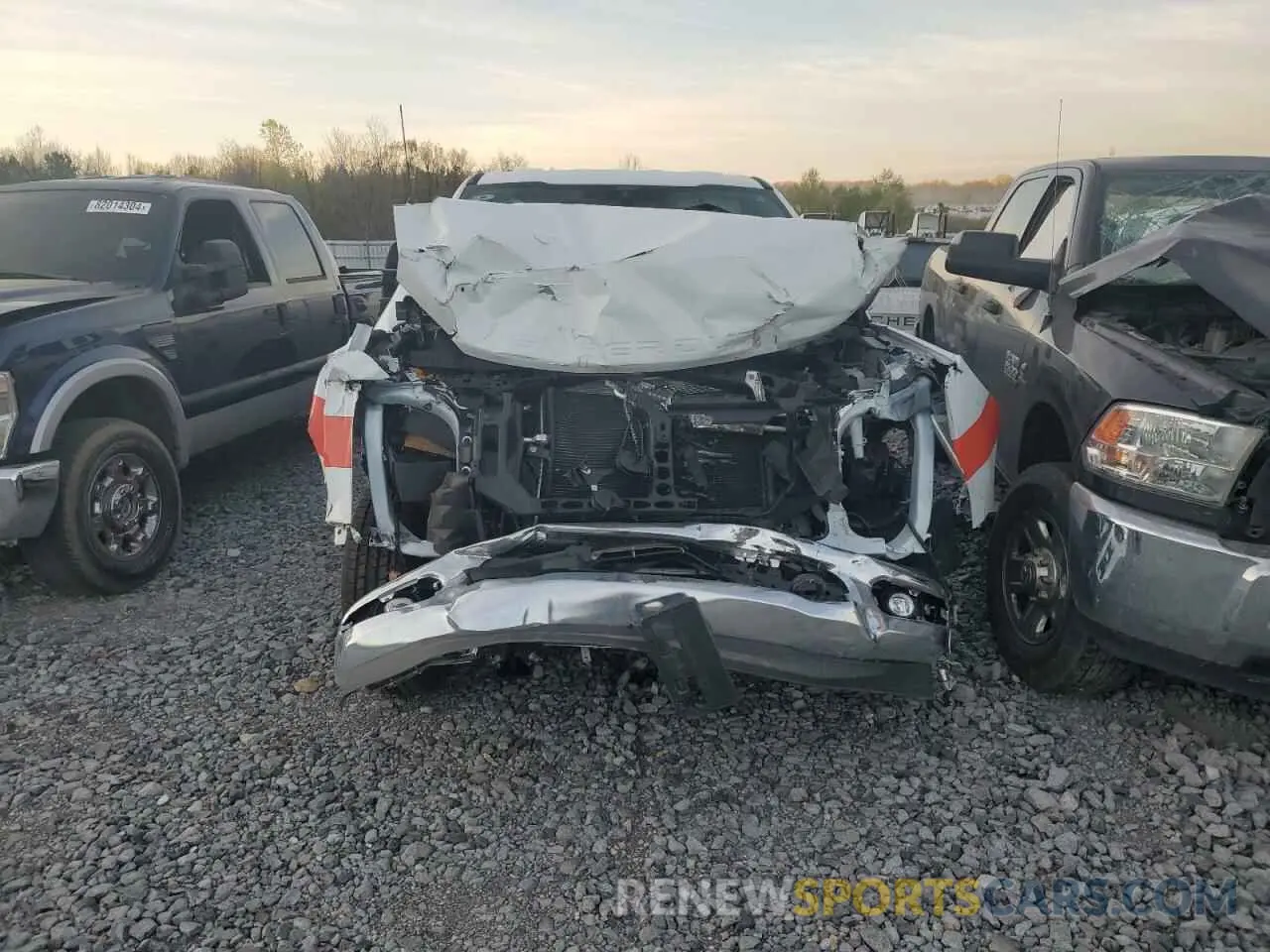 5 Photograph of a damaged car 1FT8X3AA0REF17323 FORD F350 2024