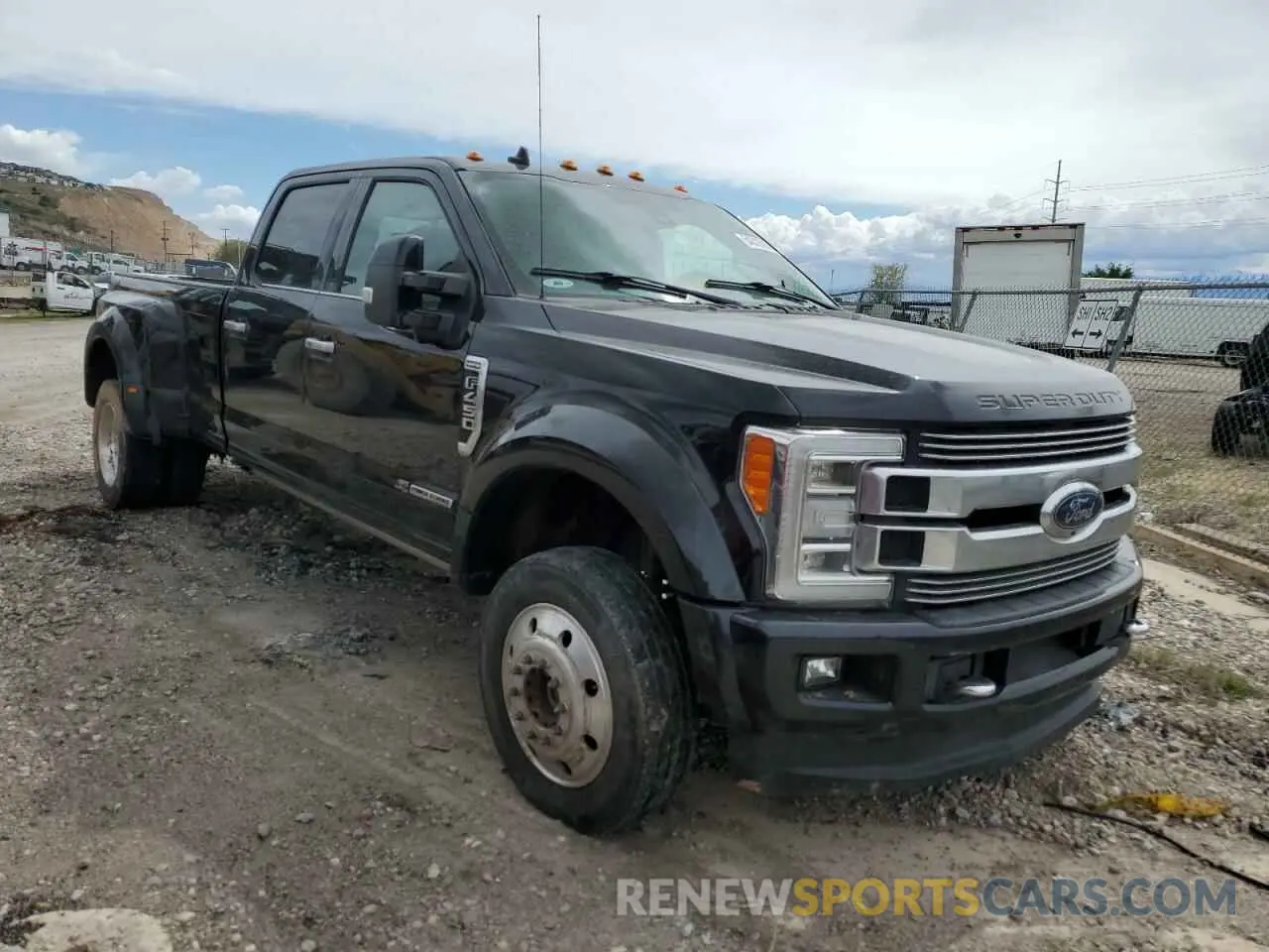 4 Photograph of a damaged car 1FT8W4DT2KEF39920 FORD F450 2019