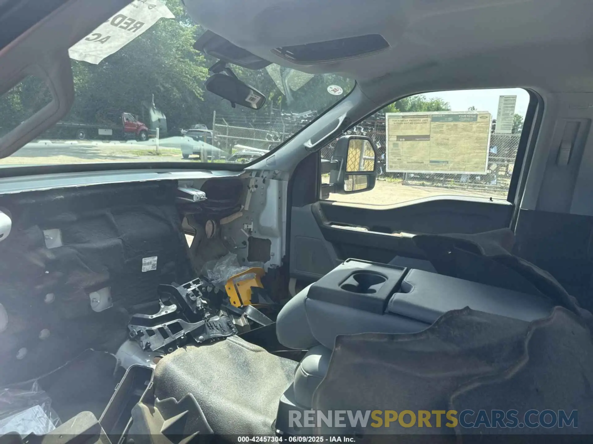 5 Photograph of a damaged car 1FDUF5HT3RED37883 FORD F550 2024