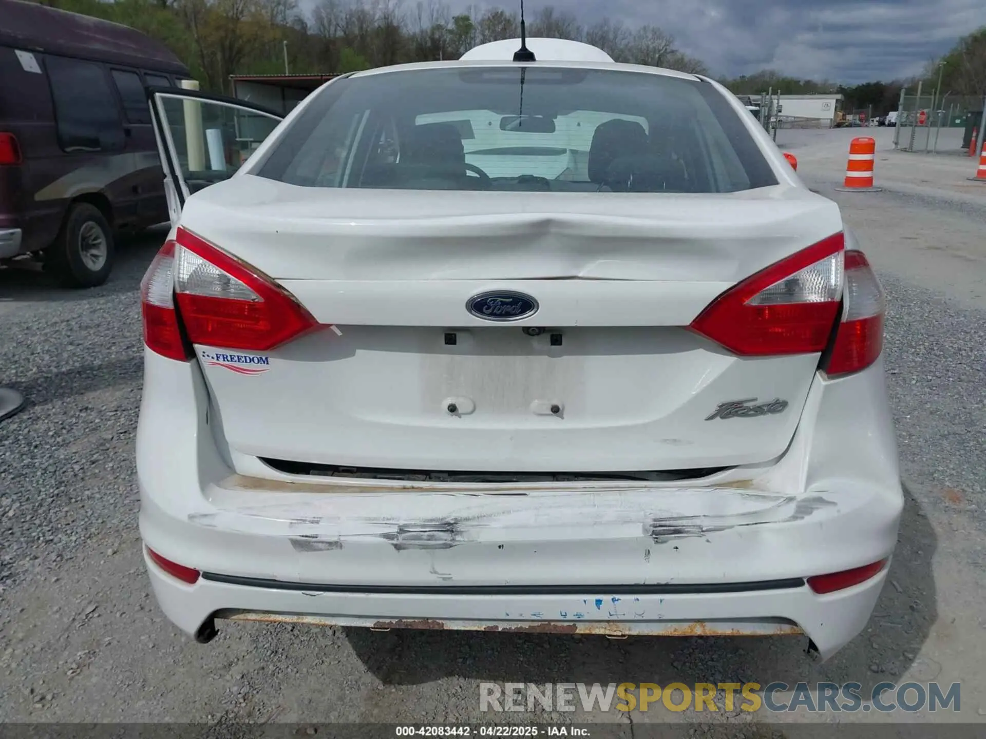 6 Photograph of a damaged car 3FADP4AJ1KM162558 FORD FIESTA 2019
