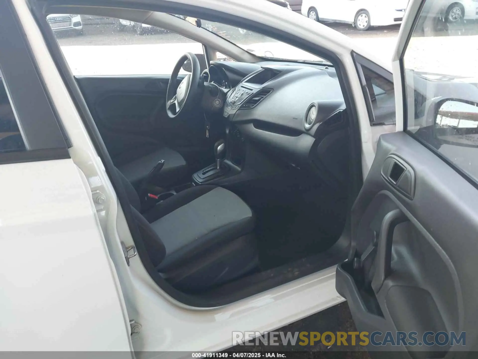 5 Photograph of a damaged car 3FADP4AJ3KM164036 FORD FIESTA 2019